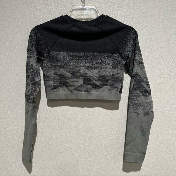 Gymshark Crop Top Black Print SZ S - Picture 10 of 11